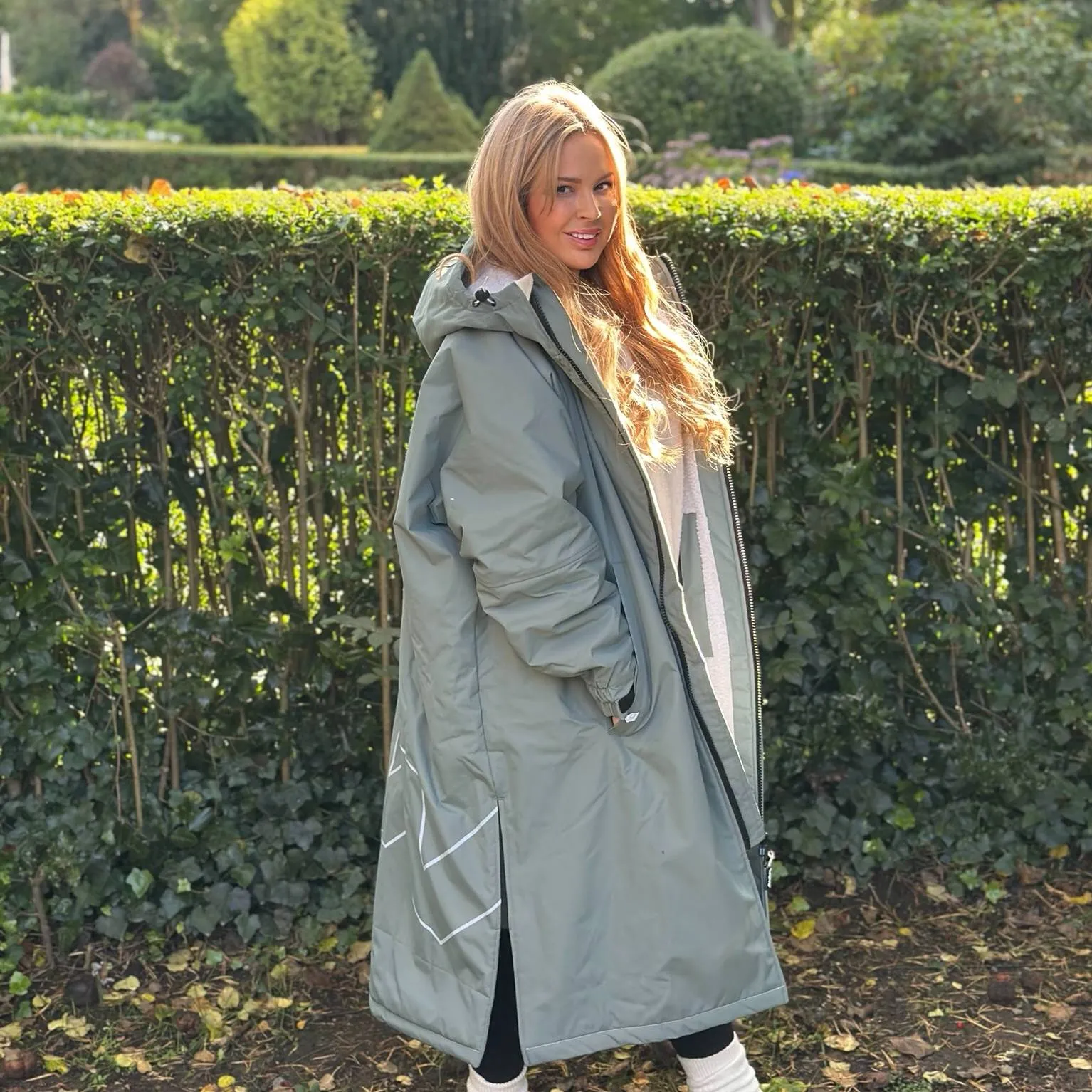 Fleece-Lined Waterproof Changing Robe | Waterproof & Windproof | Unisex | Sage Green