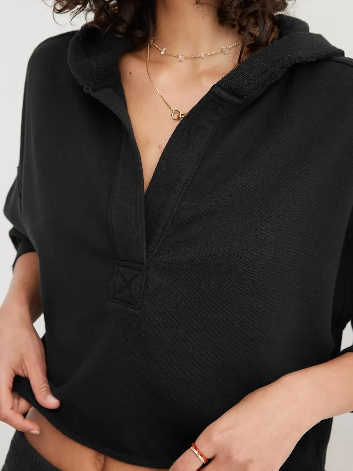 Women's Cropped Pullover Hoodie Long Sleeve Loose Fit Solid Color Y2K Fashion Sweatshirt for Winter and Fall