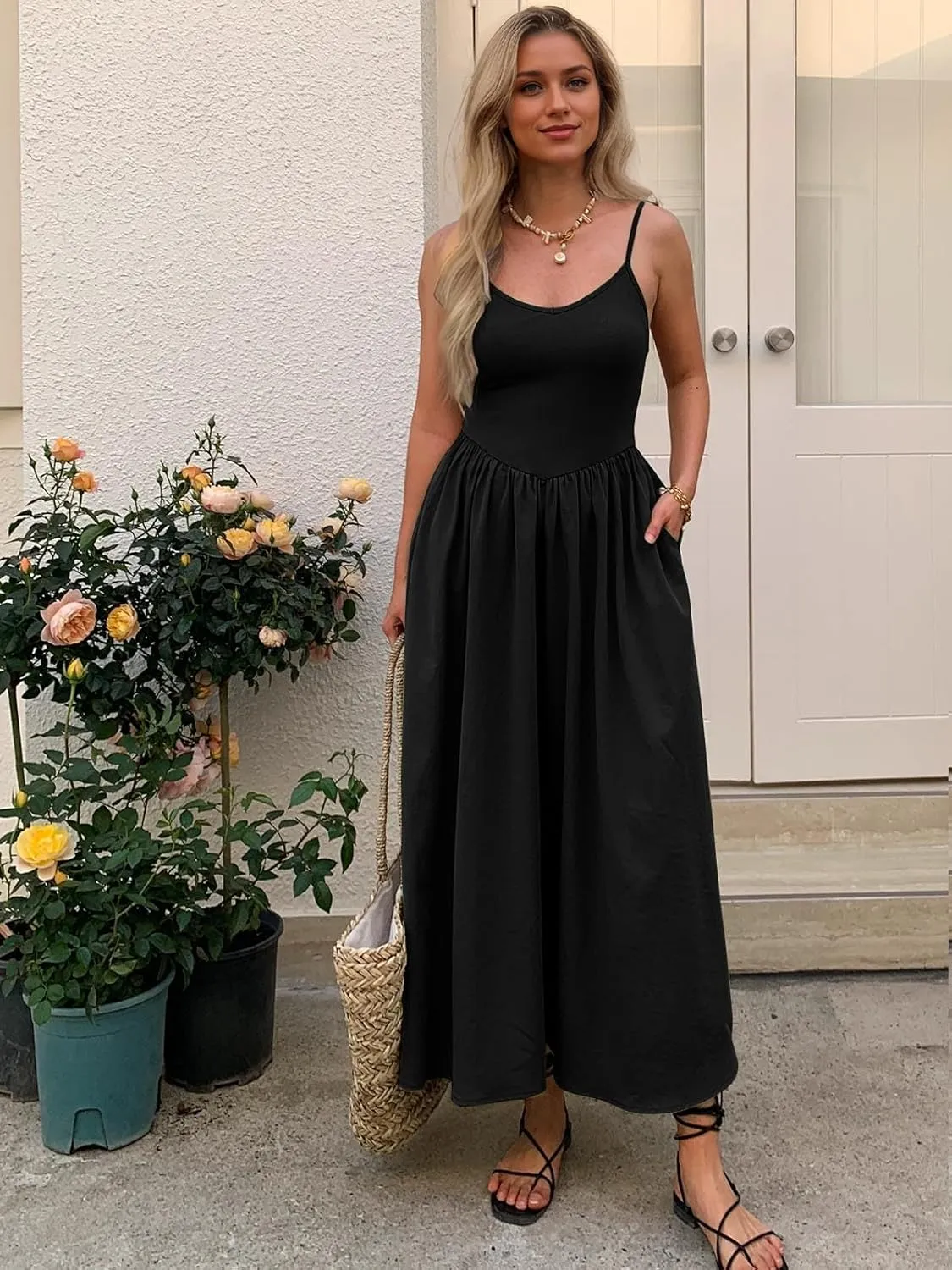 Womens Sleeveless V-Neck Maxi Dress with Pockets  Slim Fit Casual Summer Spaghetti Strap Dress for Vacation