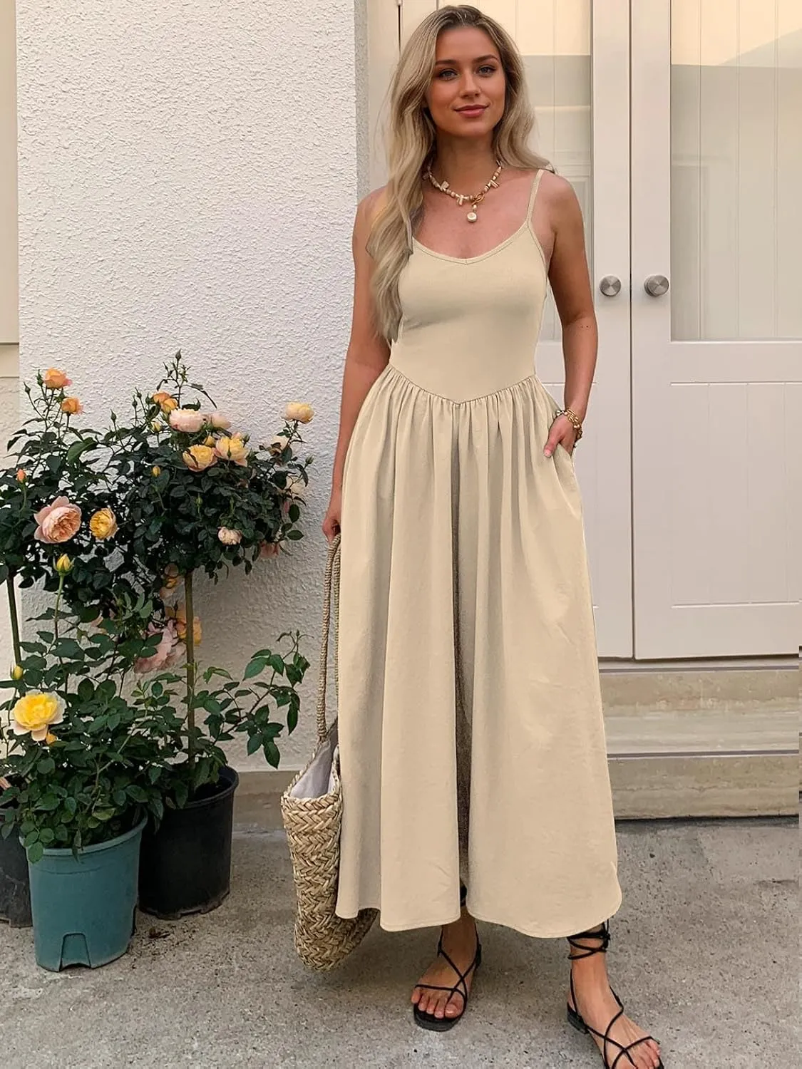 Womens Sleeveless V-Neck Maxi Dress with Pockets  Slim Fit Casual Summer Spaghetti Strap Dress for Vacation