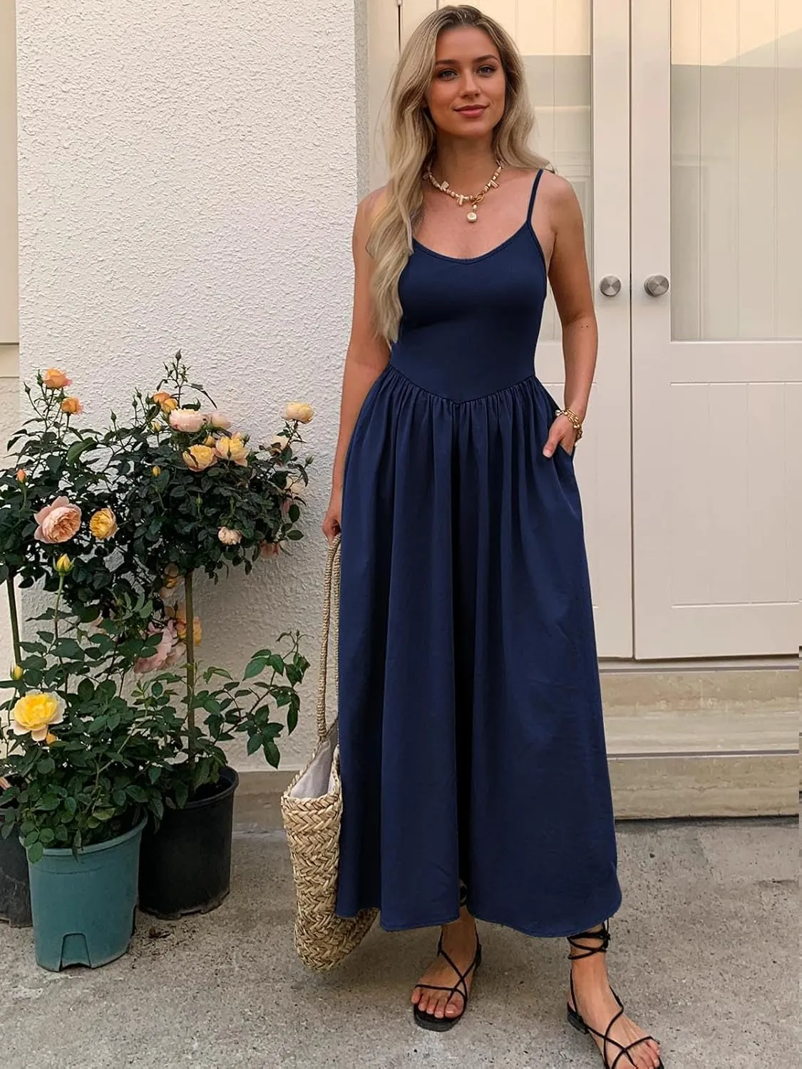 Womens Sleeveless V-Neck Maxi Dress with Pockets  Slim Fit Casual Summer Spaghetti Strap Dress for Vacation